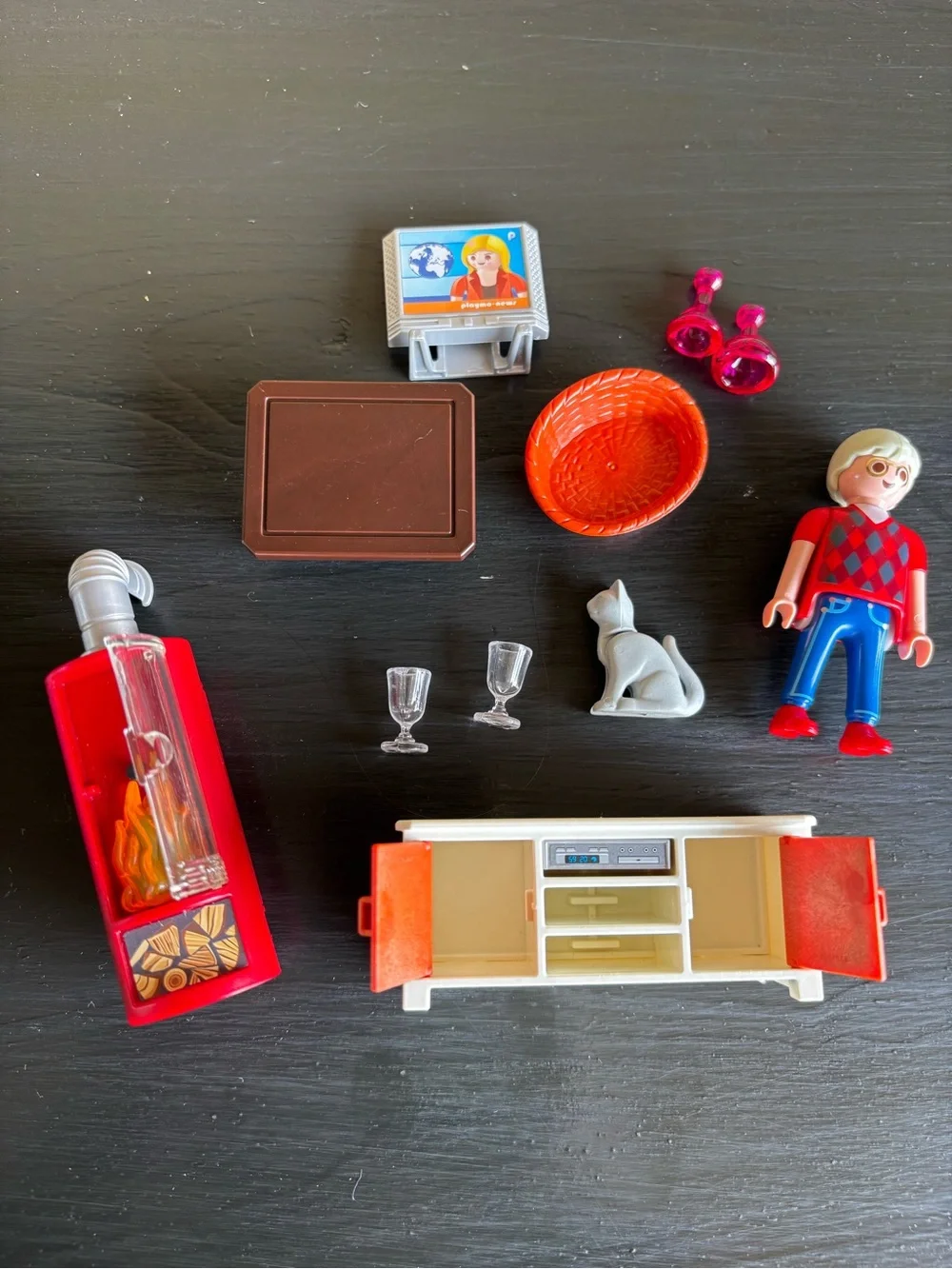 Playmobil 5332 Comfortable Living Room Set INCOMPLETE TV Stand Cat Bed Table